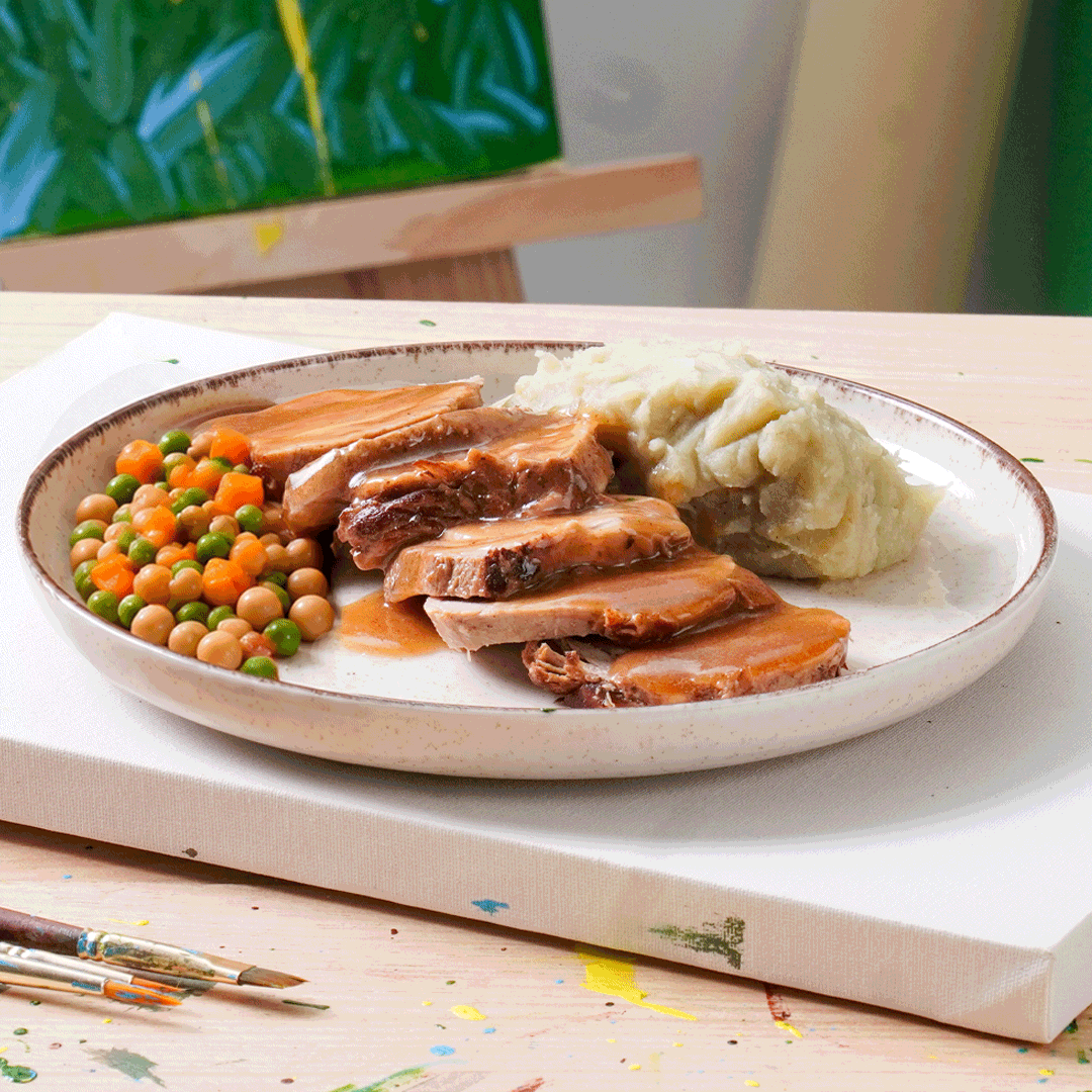 Filé Suíno ao Molho Cítrico, Purê de Batata Doce e Seleta de Legumes