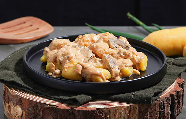 Strogonhoque de mandioquinha com filé mignon