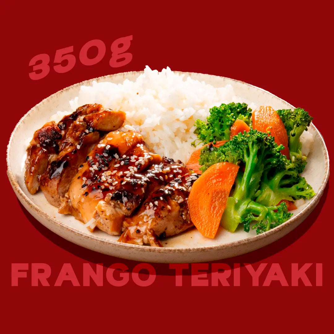Frango teriyaki, arroz japonês e legumes