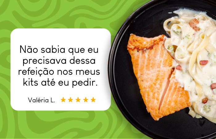 Salmão Grelhado e Talharim ao Molho Branco com Bacon e Brócolis